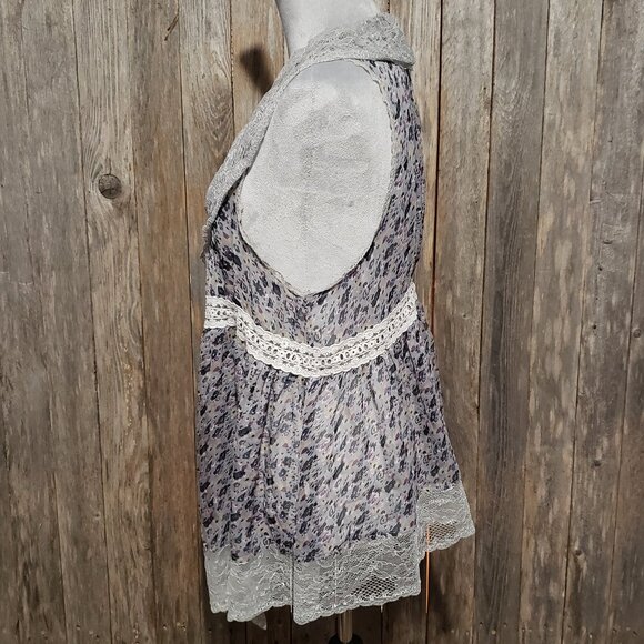 A'reve L Women' Vest Kimono top Gray Floral Lace Crochet Boho Cottage Flowy - Picture 3 of 6